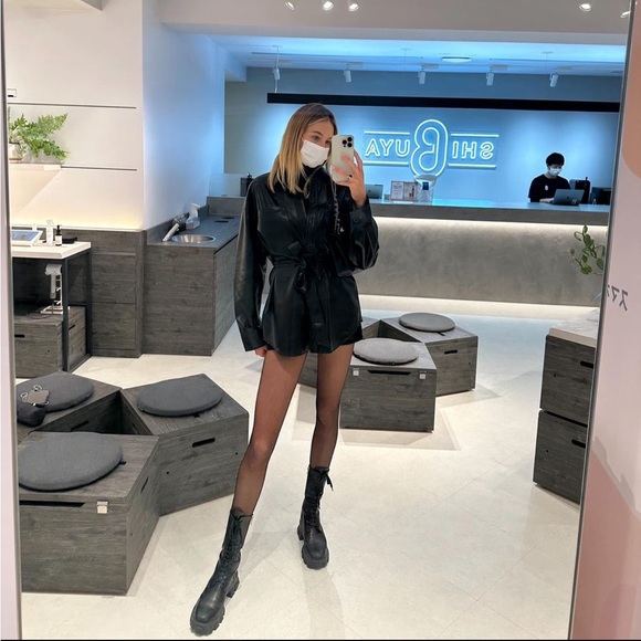 Aritzia Leather shirt size 2XS - Picture 2 of 5